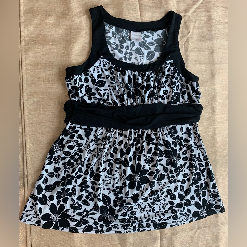 Motherhood Maternity womens maternity sleeveless black white floral back tie top